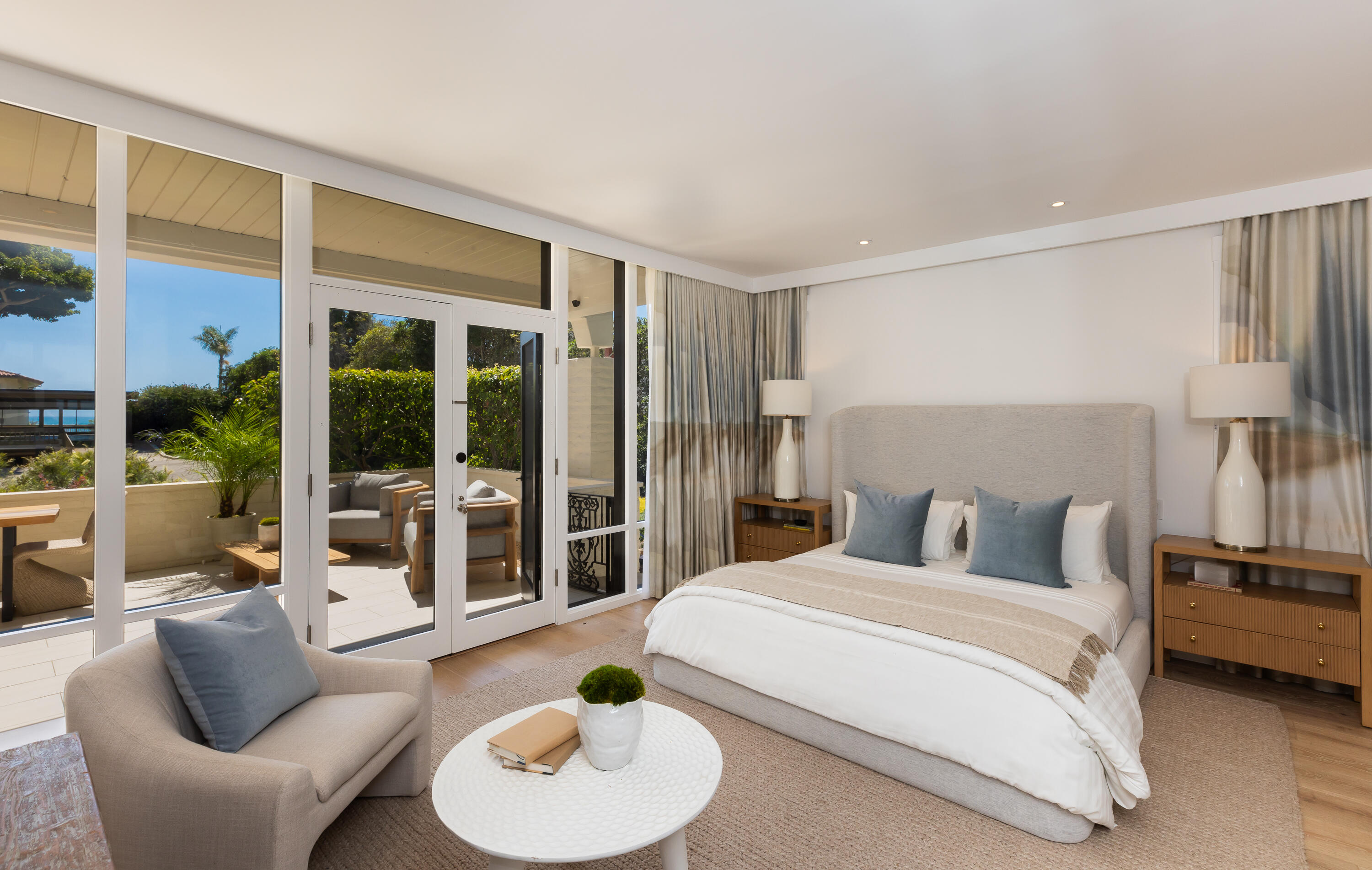 1300 Plaza Pacifica Montecito Ca Montecito, CA 93108 - Photo 17 of 35 Primary Ensuite