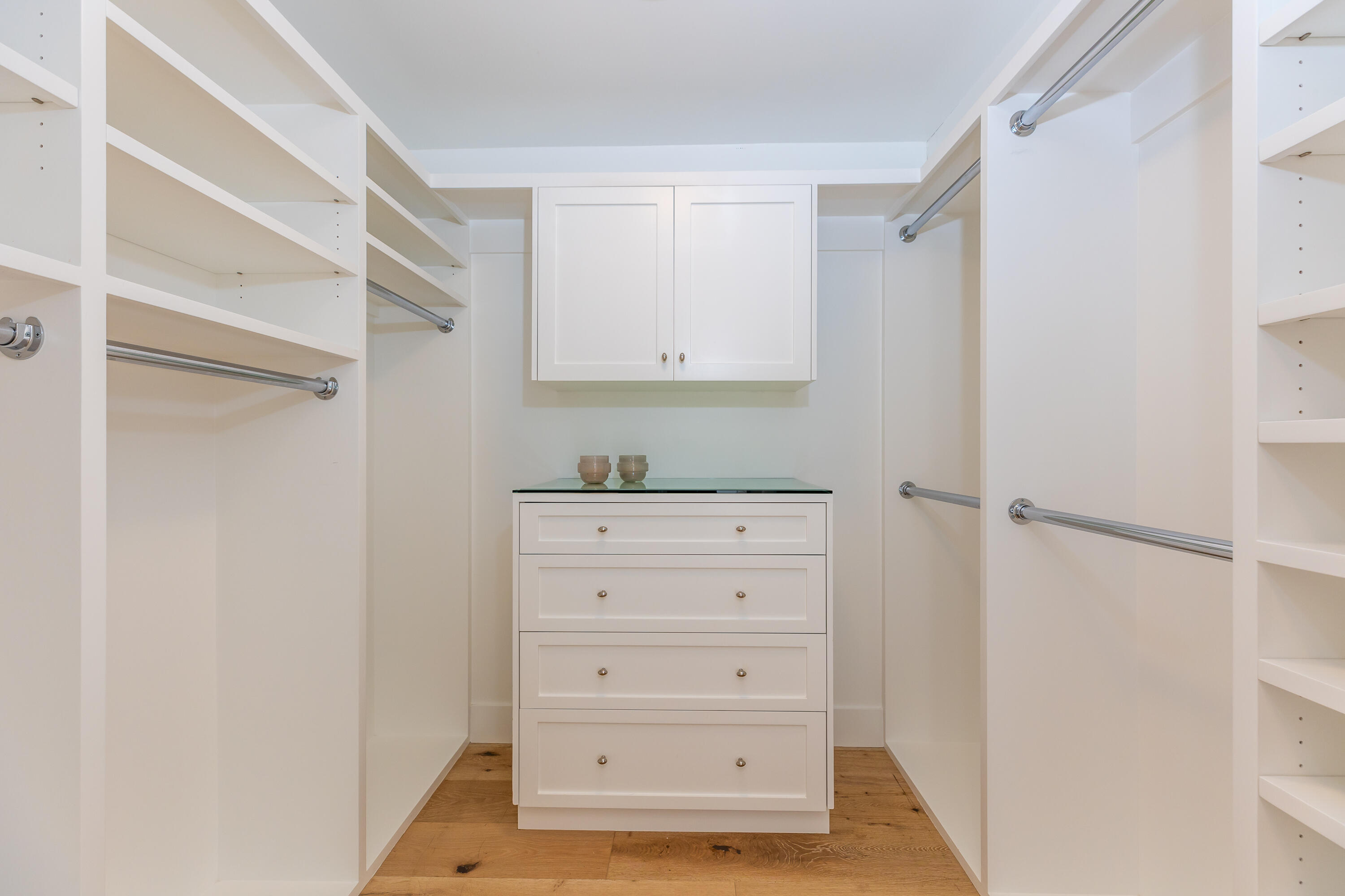 1300 Plaza Pacifica Montecito Ca Montecito, CA 93108 - Photo 21 of 35 Primary Walk-in Closet