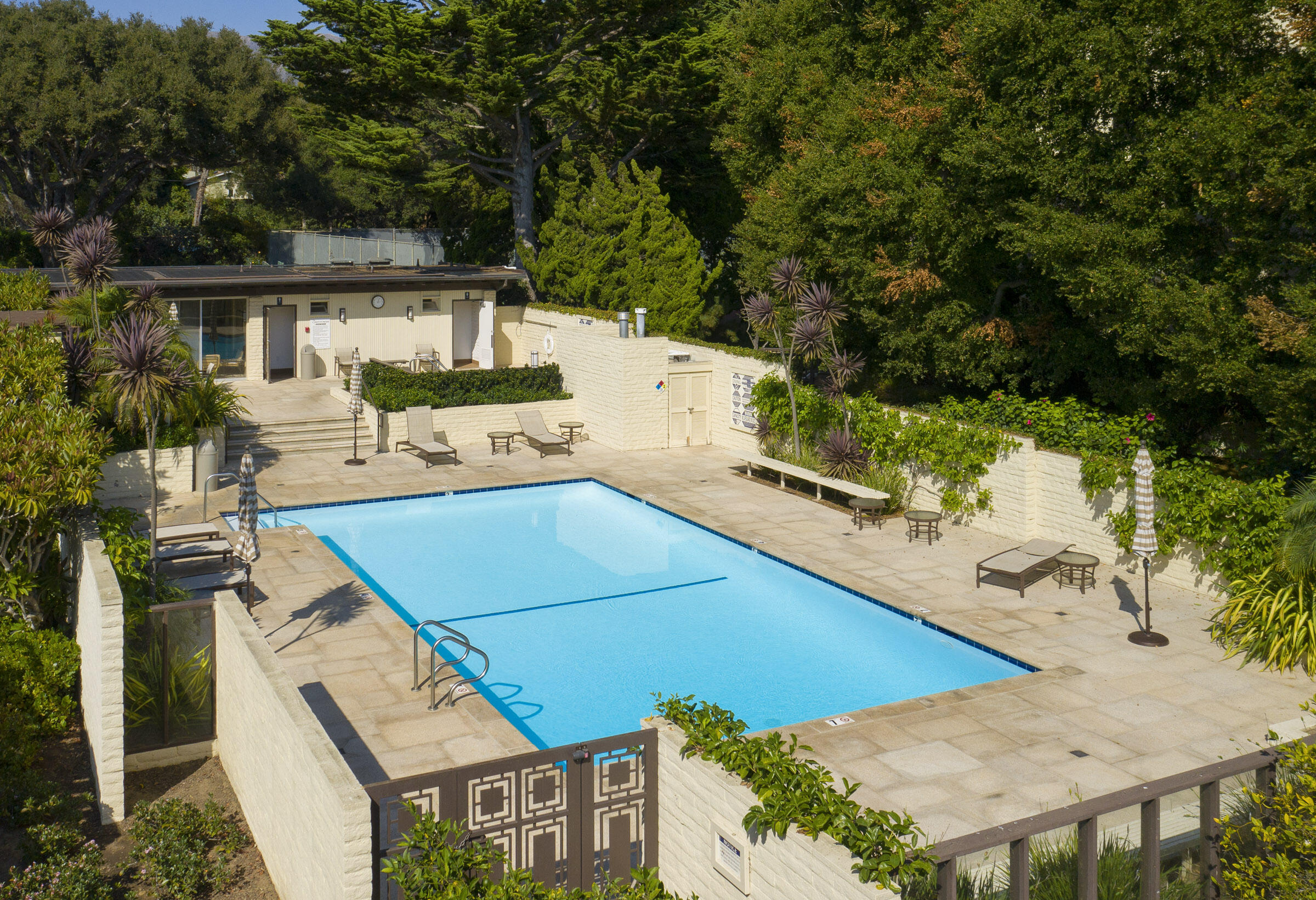 1300 Plaza Pacifica Montecito Ca Montecito, CA 93108 - Photo 31 of 35 Pool
