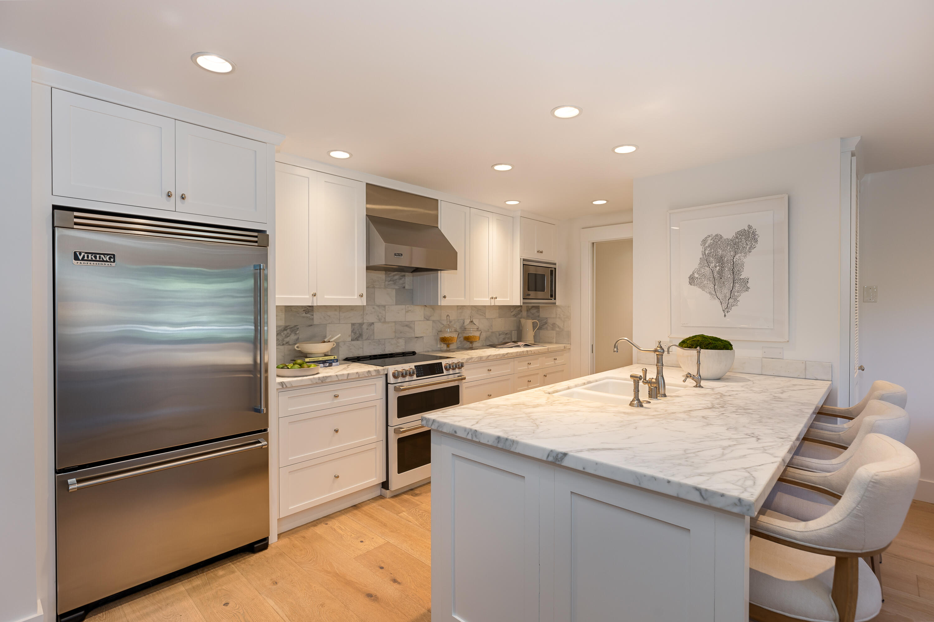 1300 Plaza Pacifica Montecito Ca Montecito, CA 93108 - Photo 9 of 35 Kitchen