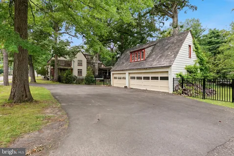 $849,900 | 237 Elm Drive, Lansdale, PA 19446