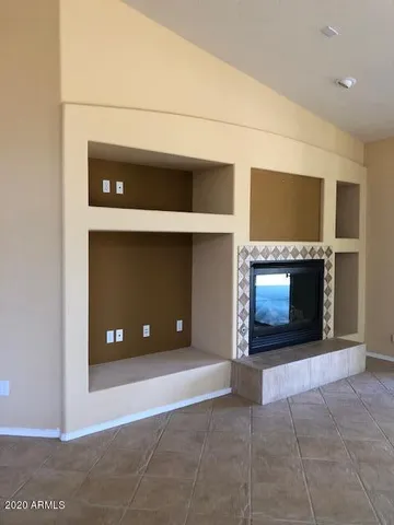 a view of empty room with window