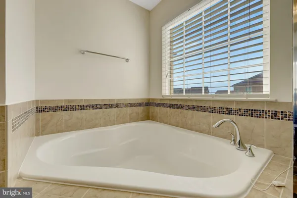 $3,600 | 42258 Castle Ridge Square, Brambleton, VA 20148