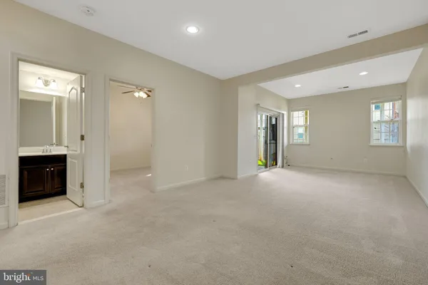 $3,600 | 42258 Castle Ridge Square, Brambleton, VA 20148