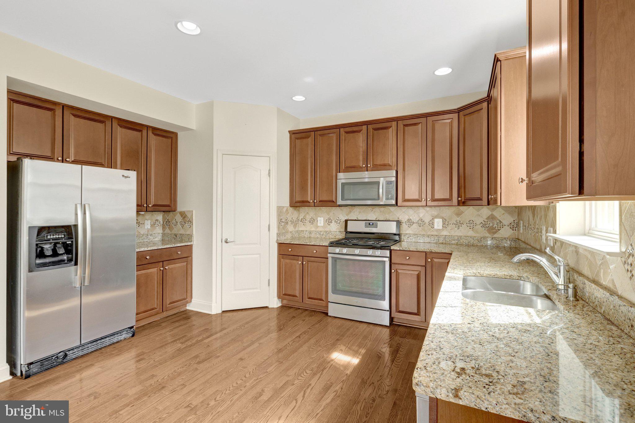 42258 Castle Ridge Square Brambleton, VA 20148 - Photo 7 of 54