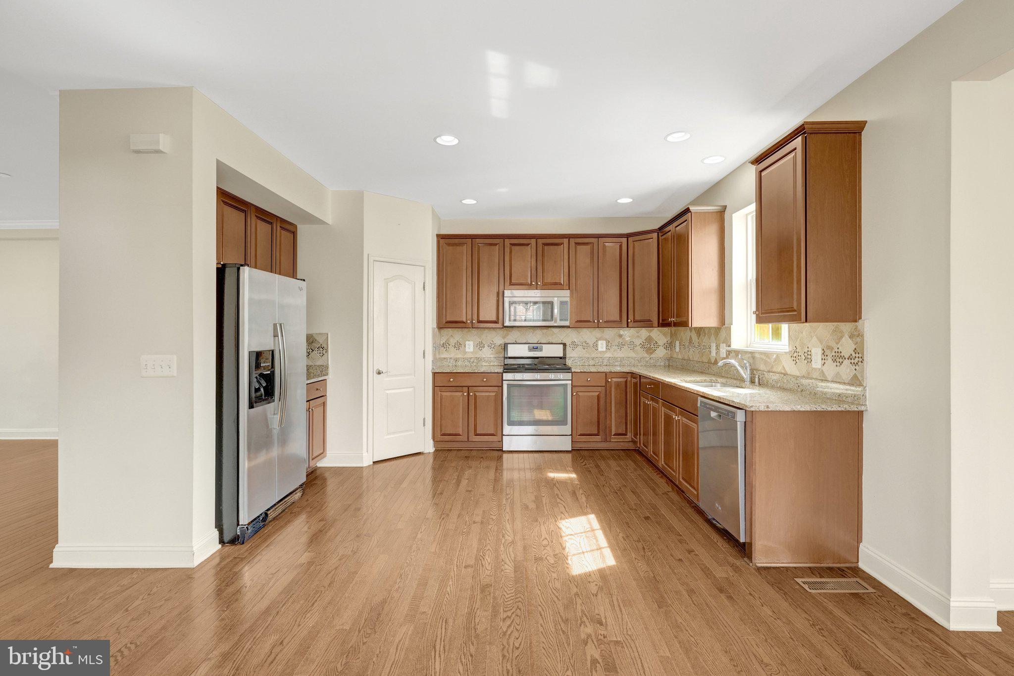 42258 Castle Ridge Square Brambleton, VA 20148 - Photo 8 of 54