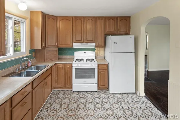 $1,500 | 408 North Lebanon Street, Mascoutah, IL 62258