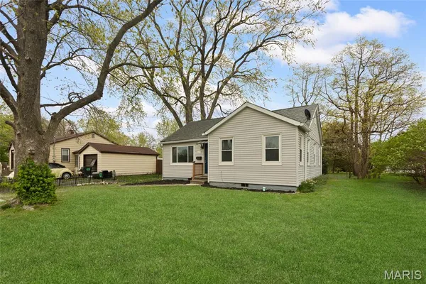 $1,500 | 408 North Lebanon Street, Mascoutah, IL 62258