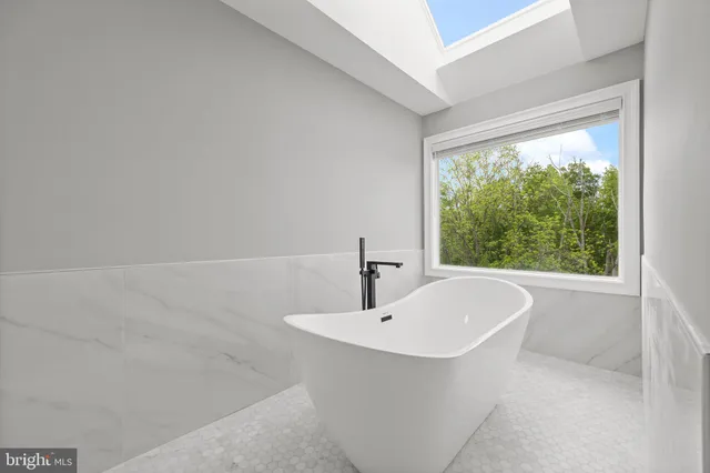 $1,099,900 | 152 Hickory Corner Road, Milford, NJ 08848