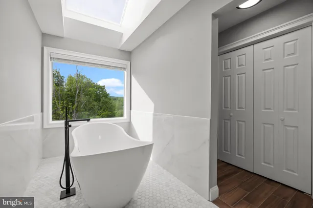 $1,099,900 | 152 Hickory Corner Road, Milford, NJ 08848