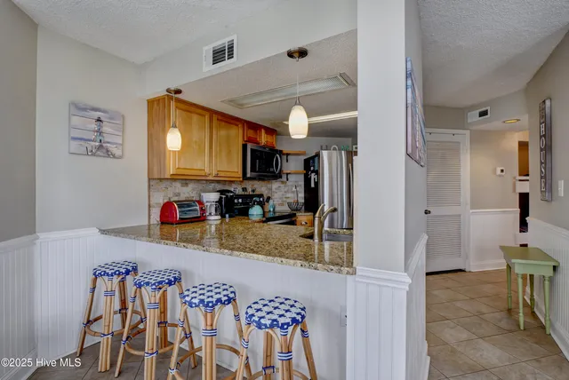 $1,400 | 2000 New River Inlet Road, Unit 1414, North Topsail Beach, NC 28460