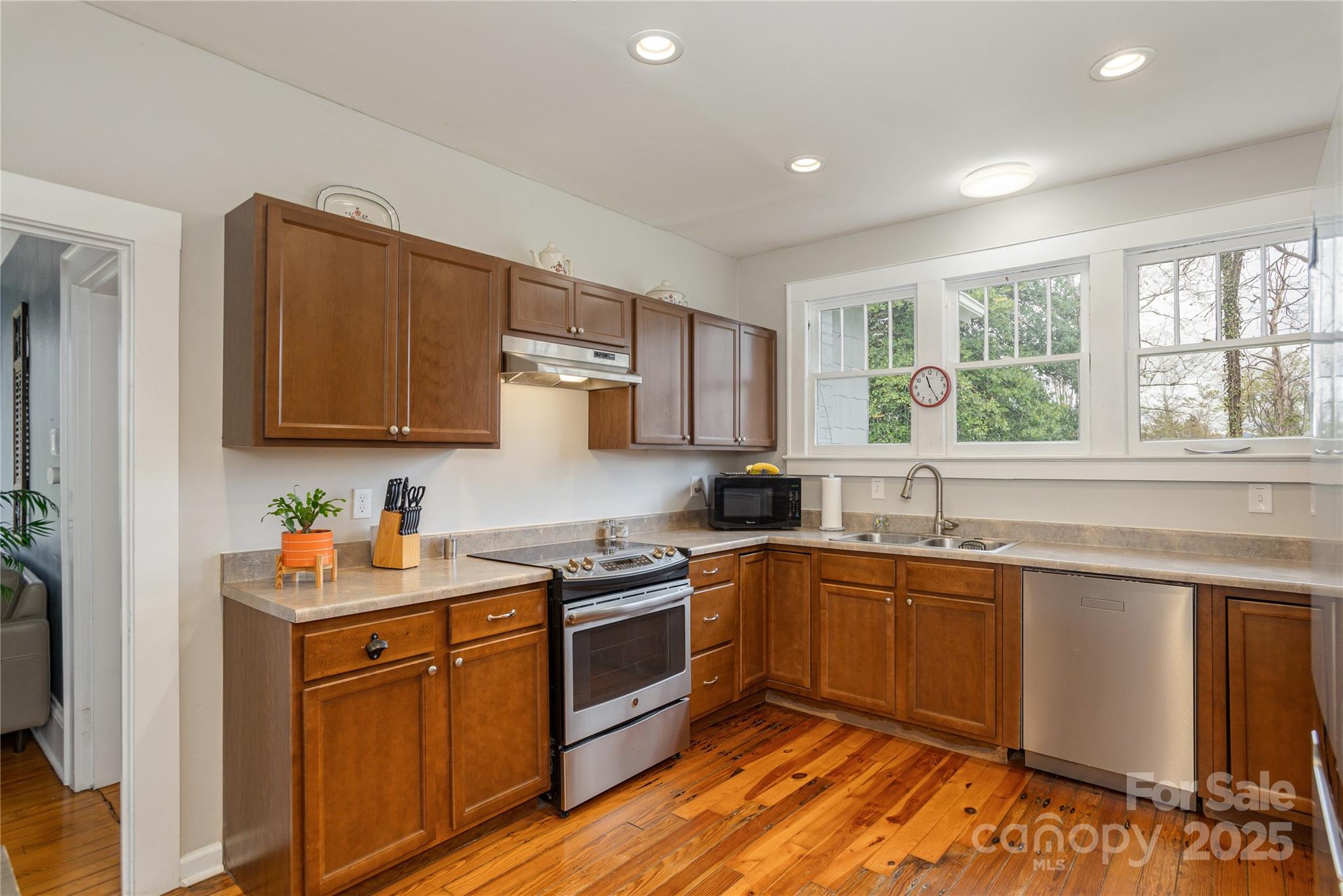 506 West Blue Ridge Road East Flat Rock, NC 28726 - Photo 12 of 23