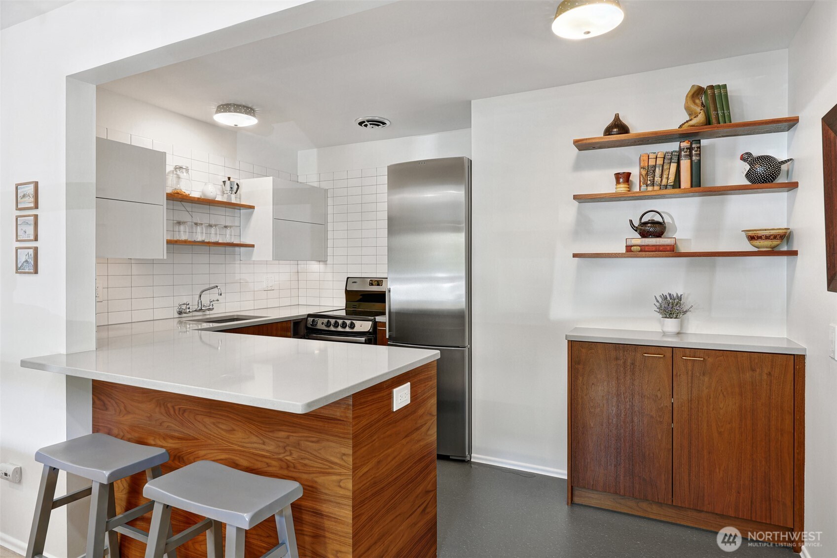 4710 Dayton Avenue North, Unit 2 Seattle, WA 98103 - Photo 7 of 17