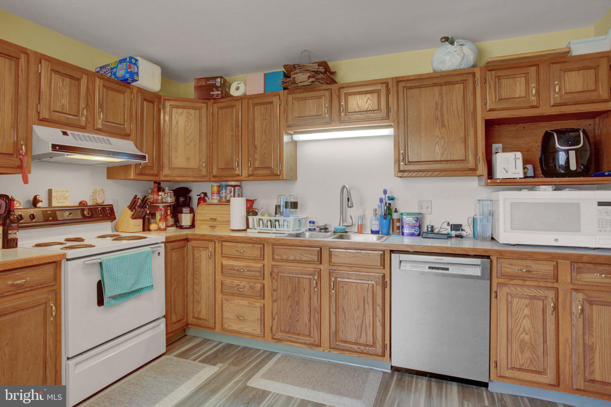 1557 Brechbill Road Chambersburg, PA 17202 - Photo 19 of 33 Warm oak kitchen with modern touches.