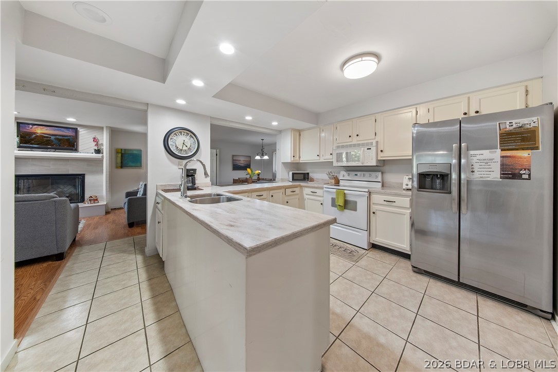 5940 Baydy Road, Unit 524 Osage Beach, MO 65065 - Photo 6 of 48 Kitchen