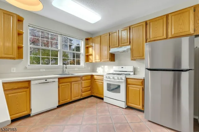 $3,100 | 17 Wildflower Lane, Morristown, NJ 07960