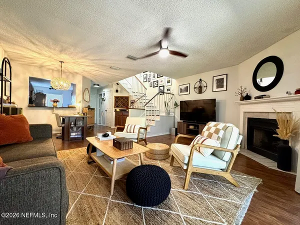$159,900 | 7620 Baymeadows Circle West, Unit 2244, Jacksonville, FL 32256