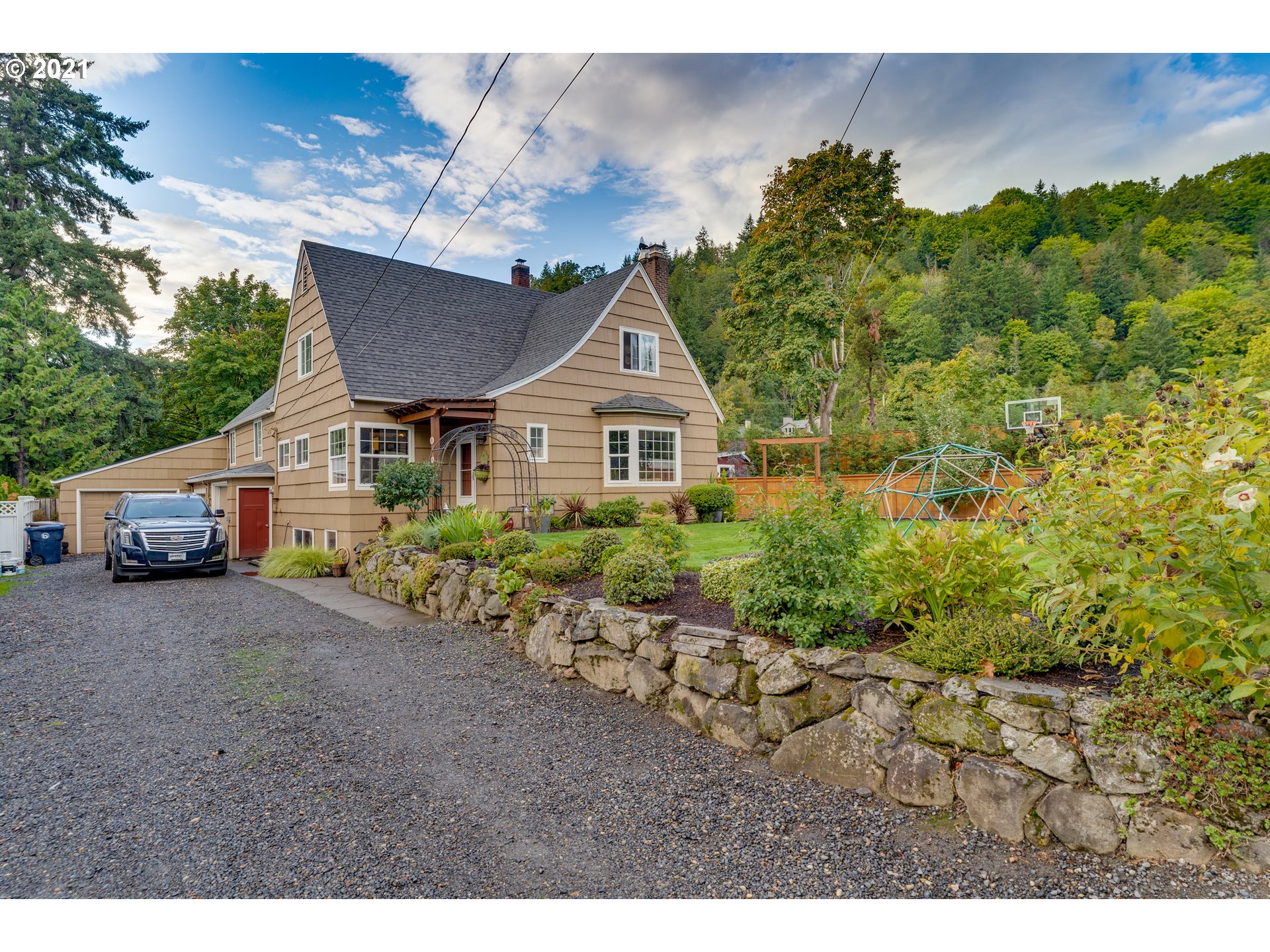 651 Southwest Xavier Street Camas, WA 98607 - Photo 2 of 32 Gallery Image 2