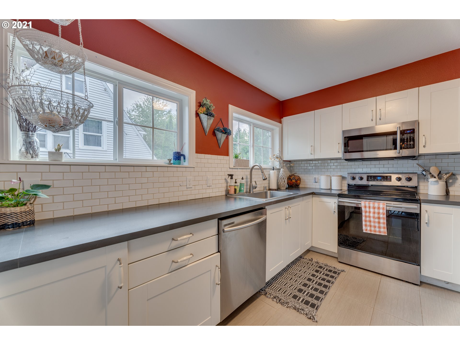 651 Southwest Xavier Street Camas, WA 98607 - Photo 7 of 32 Gallery Image 7