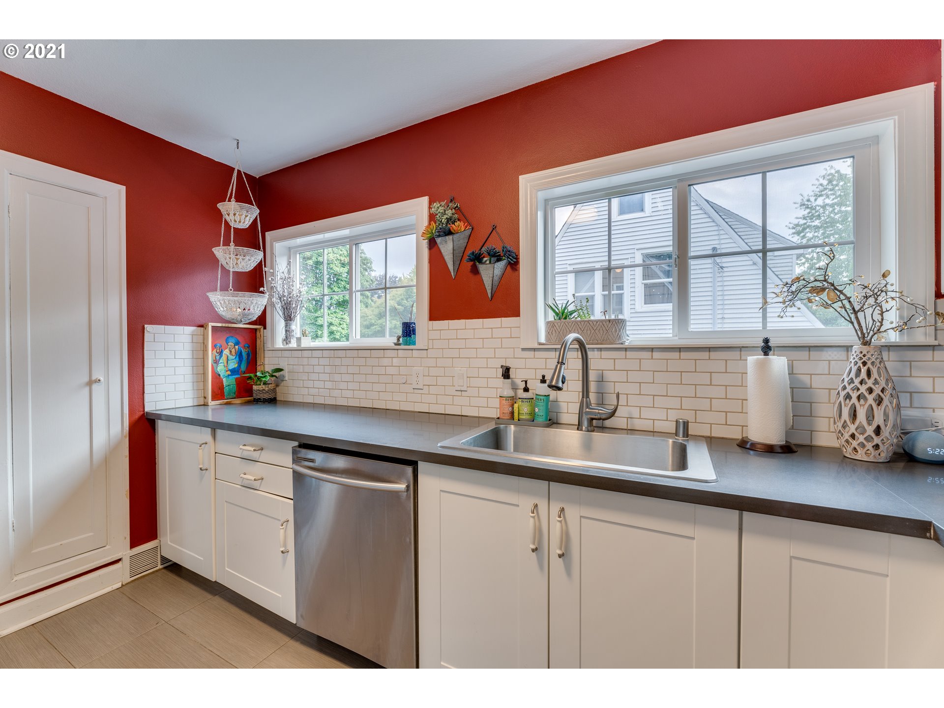 651 Southwest Xavier Street Camas, WA 98607 - Photo 8 of 32 Gallery Image 8