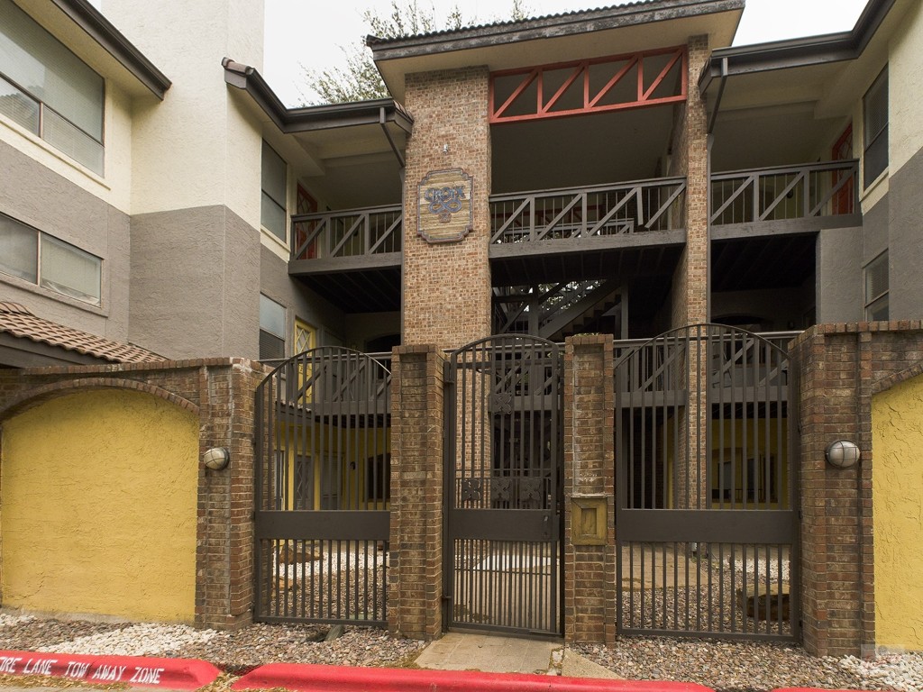 806 West 24th Street, Unit 314 Austin, TX 78705 - Photo 15 of 16 a front view of a house
