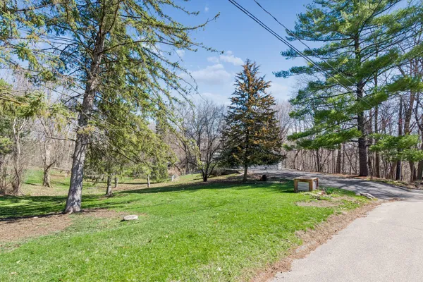 $799,900 | 18830 Eastwood Drive, Deephaven, MN 55331
