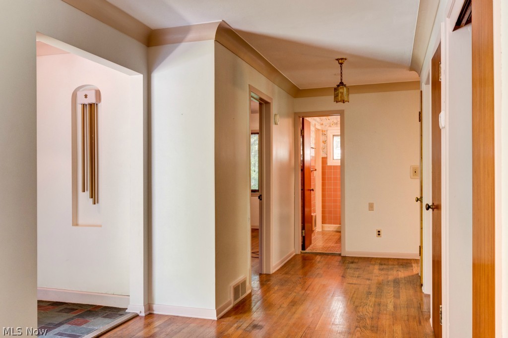 38180 Ridge Road Willoughby, OH 44094 - Photo 2 of 25 Gallery Image 2
