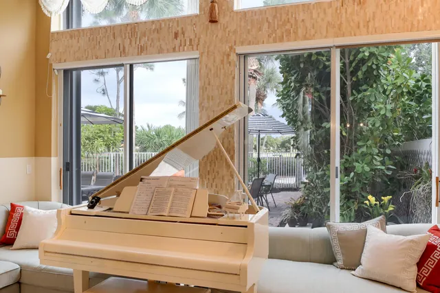 $6,200 | 2070 Chagall Circle, West Palm Beach, FL 33409