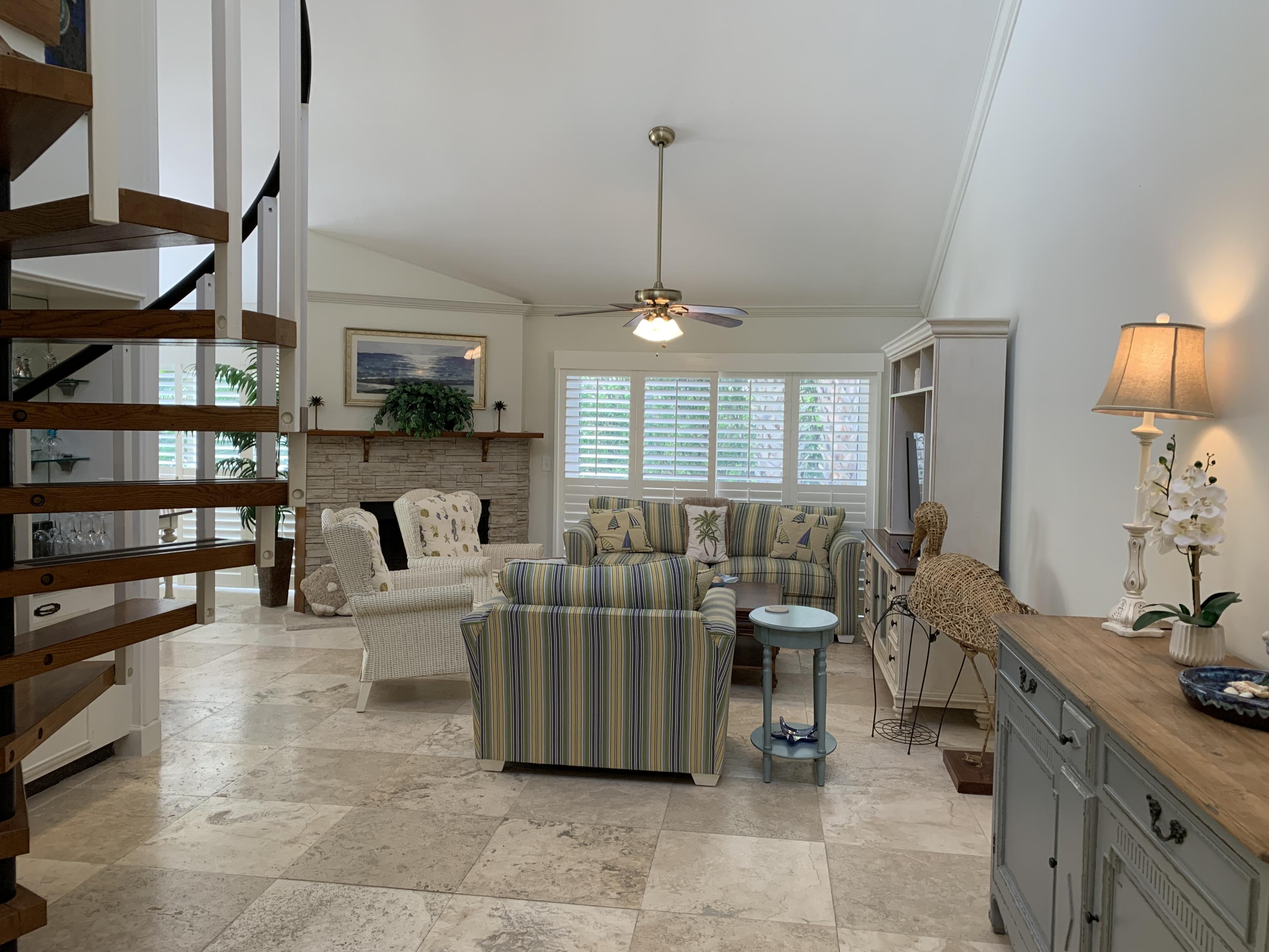 17070 Traverse Circle Jupiter, FL 33477 - Photo 4 of 43 IMG_9365