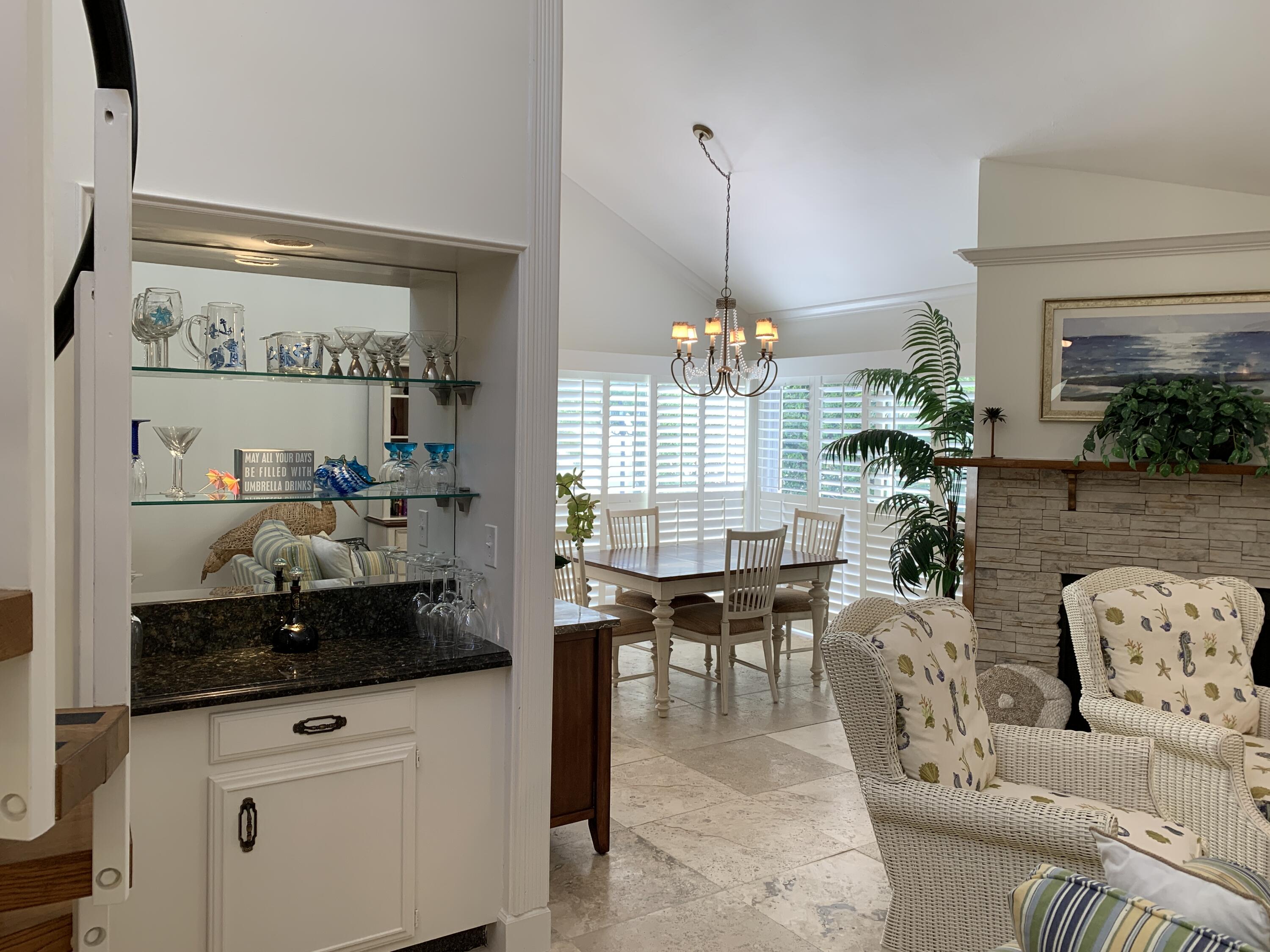 17070 Traverse Circle Jupiter, FL 33477 - Photo 5 of 43 IMG_9366
