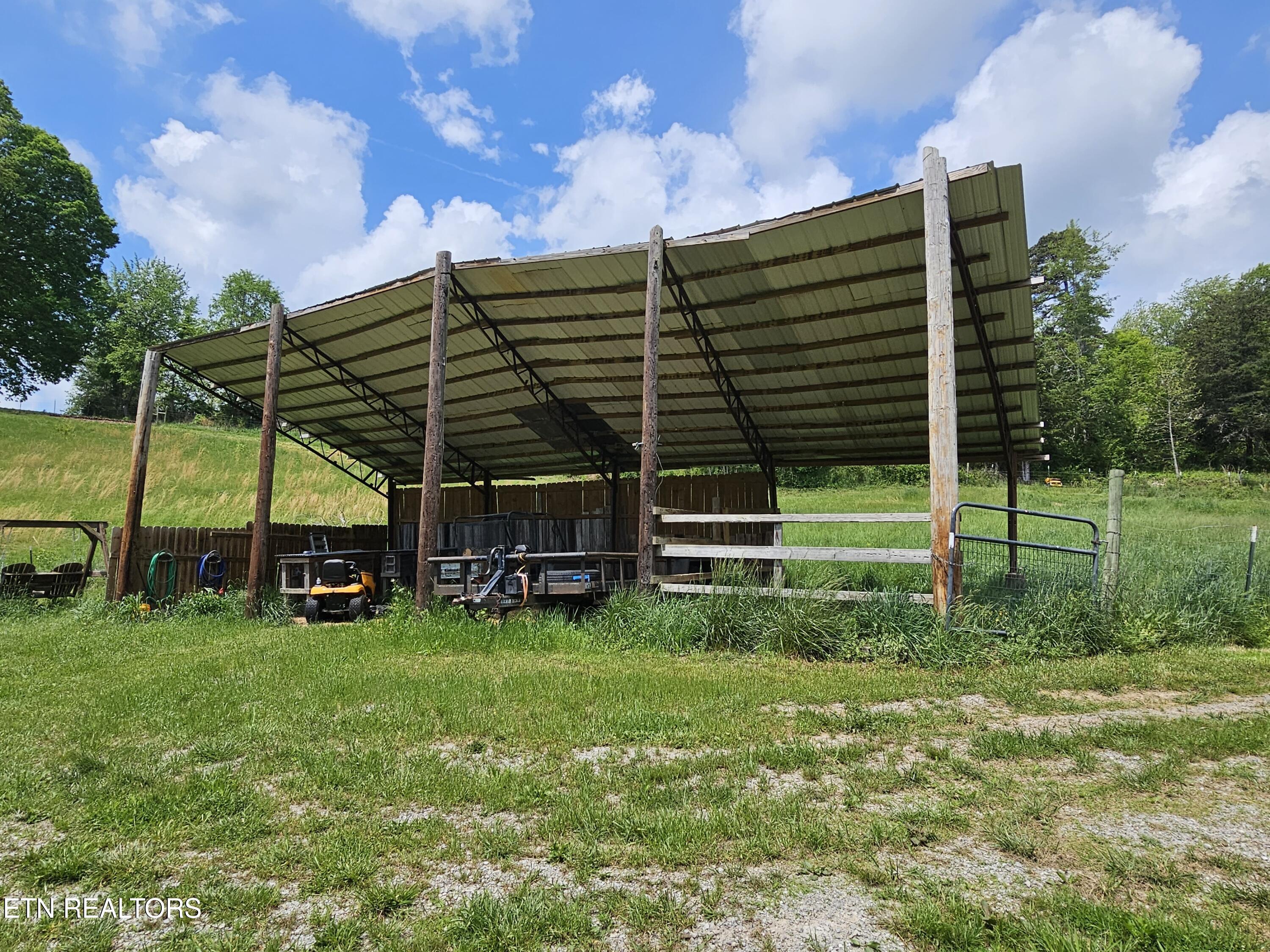 728 Essary Road Tazewell, TN 37879 - Photo 16 of 21 20250430_124845