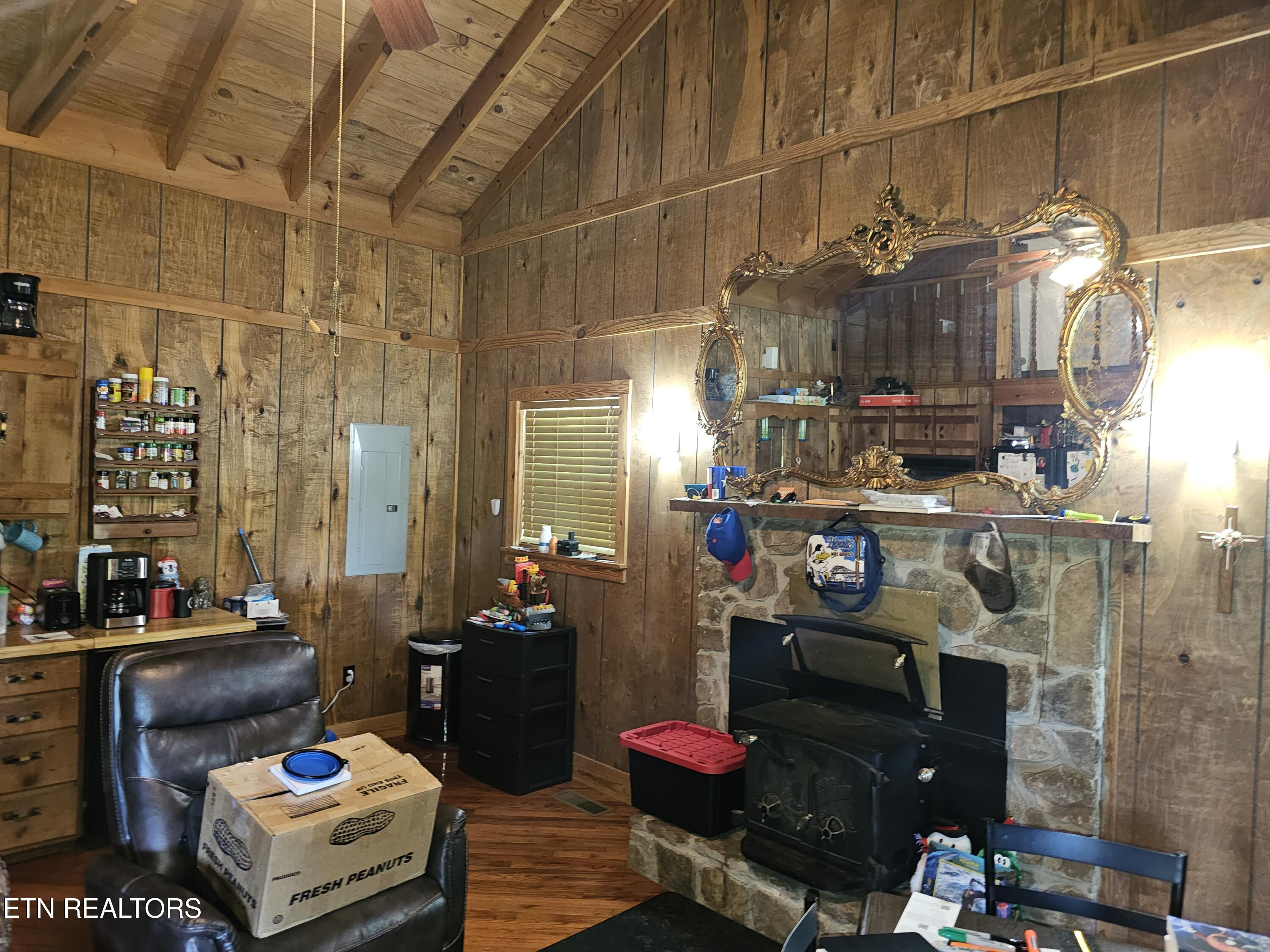 728 Essary Road Tazewell, TN 37879 - Photo 4 of 21 20250511_142458