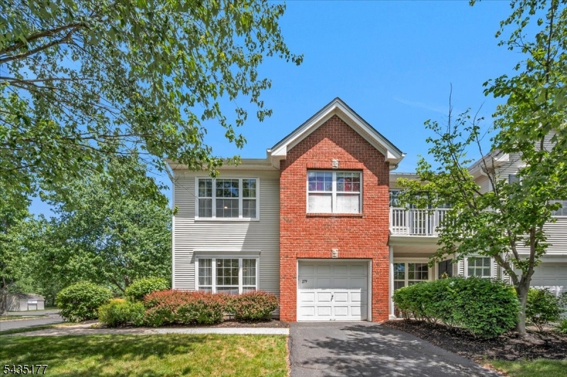 279 Janine Way Bridgewater, NJ 08807 - Photo 3 of 32