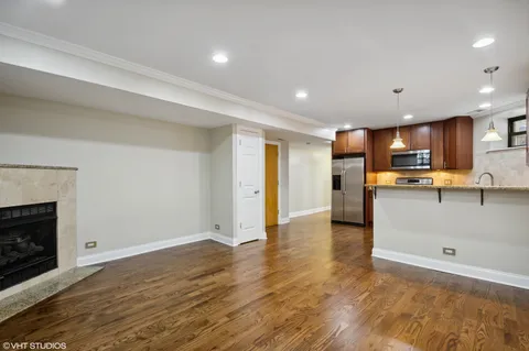 $348,500 | 929 West Eastwood Avenue, Unit GW, Chicago, IL 60640