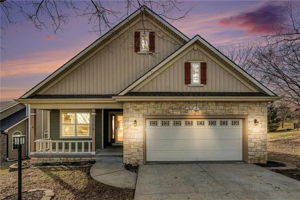 2706 Meadow Ridge Drive, St. Joseph, MO 64504