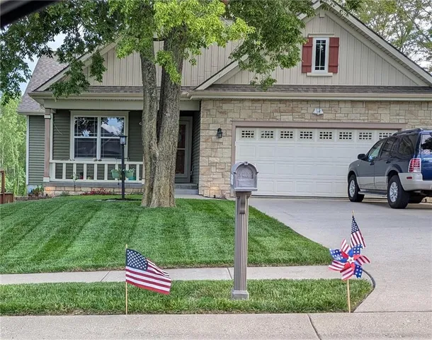 $382,500 | 2706 Meadow Ridge Drive, St. Joseph, MO 64504