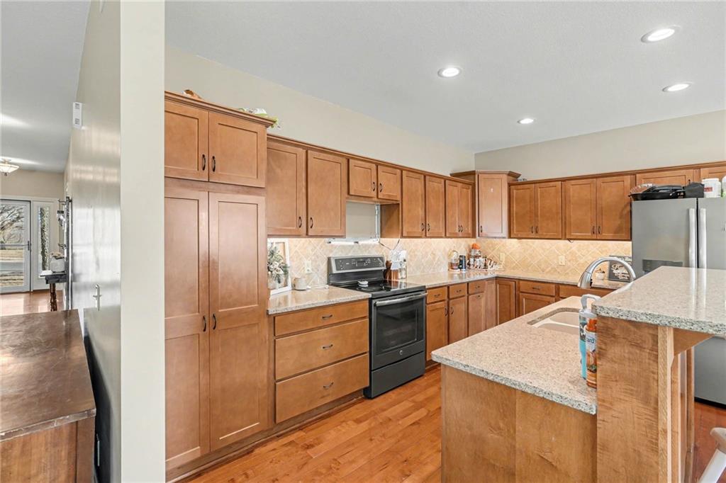 2706 Meadow Ridge Drive St. Joseph, MO 64504 - Photo 11 of 30