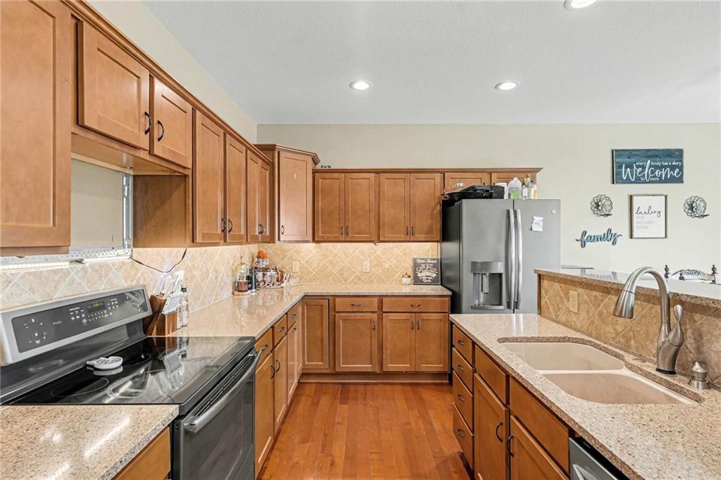 2706 Meadow Ridge Drive St. Joseph, MO 64504 - Photo 12 of 30