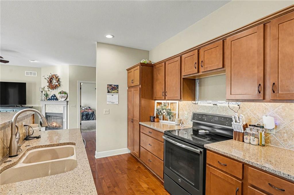 2706 Meadow Ridge Drive St. Joseph, MO 64504 - Photo 13 of 30