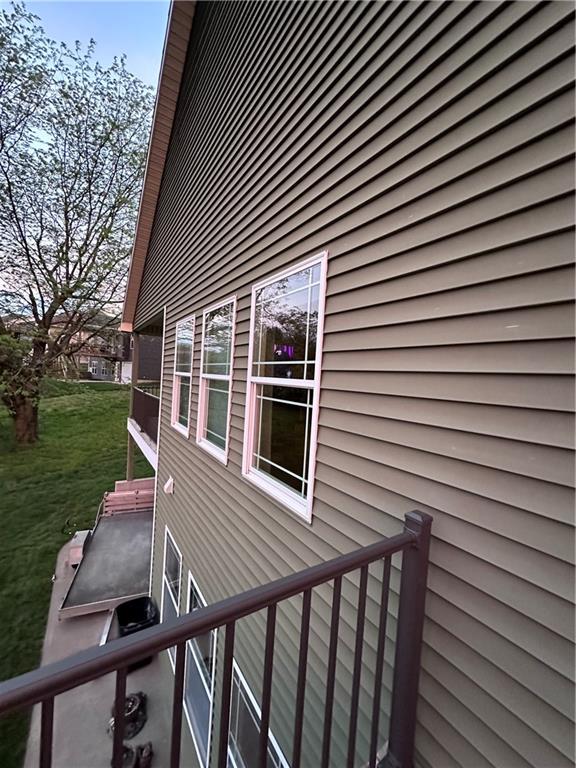 2706 Meadow Ridge Drive St. Joseph, MO 64504 - Photo 3 of 9