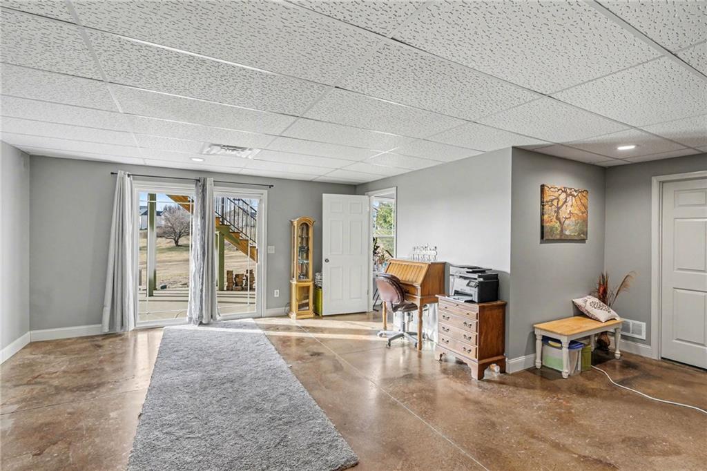 2706 Meadow Ridge Drive St. Joseph, MO 64504 - Photo 9 of 30