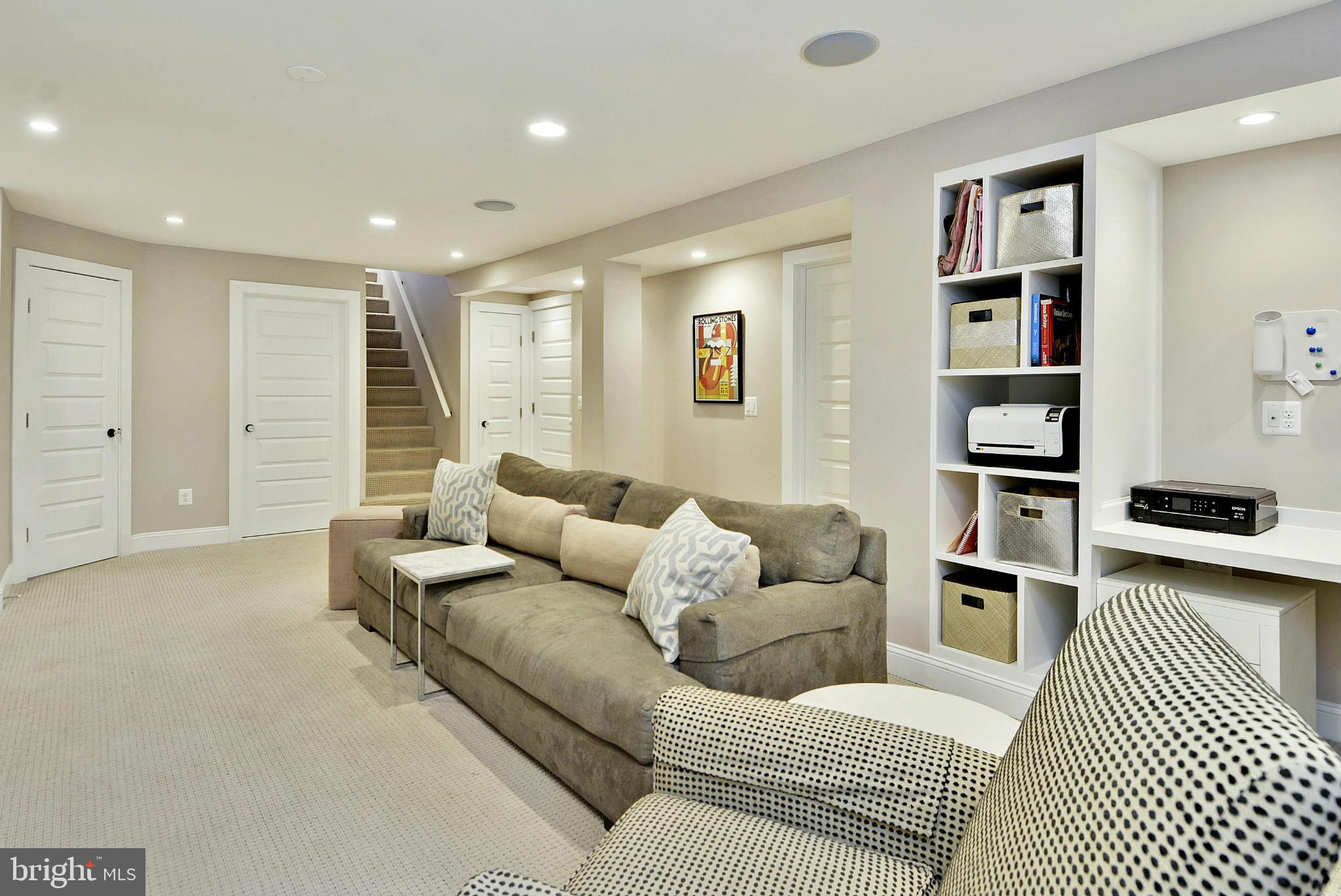 9207 2nd Avenue Silver Spring, MD 20910 - Photo 24 of 30 Family Room