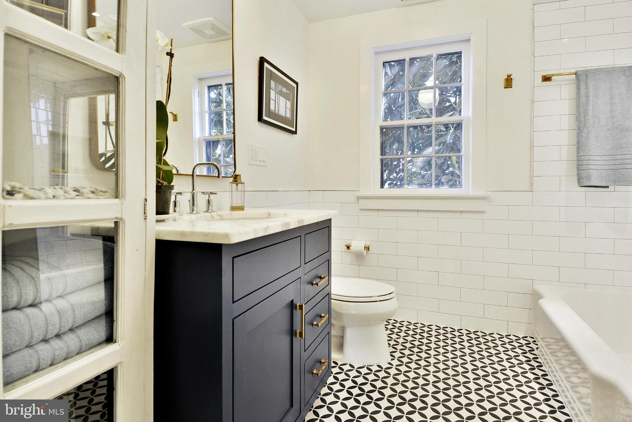 9207 2nd Avenue Silver Spring, MD 20910 - Photo 10 of 30 Bath