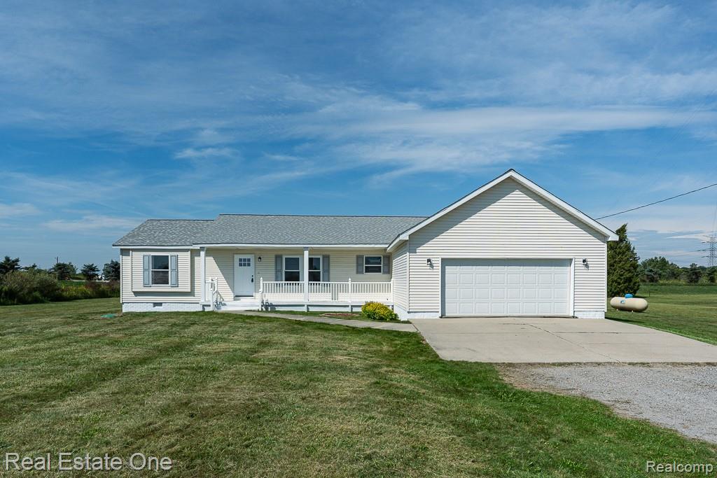10185 North Genesee Road Mount Morris, MI 48458 - Photo 1 of 30