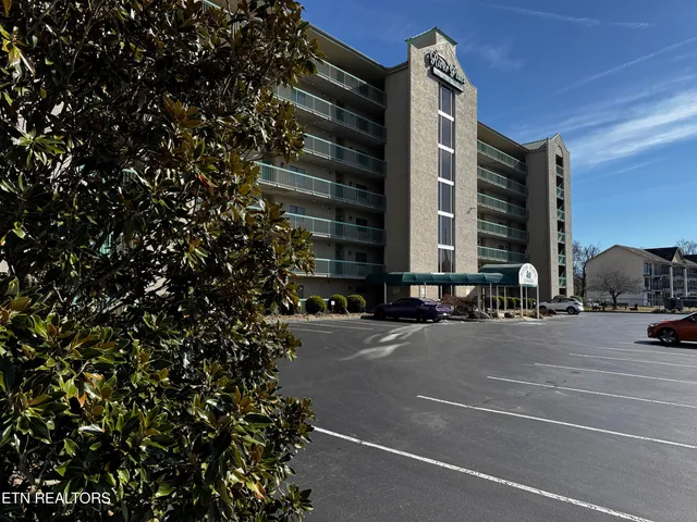 $349,000 | 3215 North River Road, Unit STE 307, Pigeon Forge, TN 37863