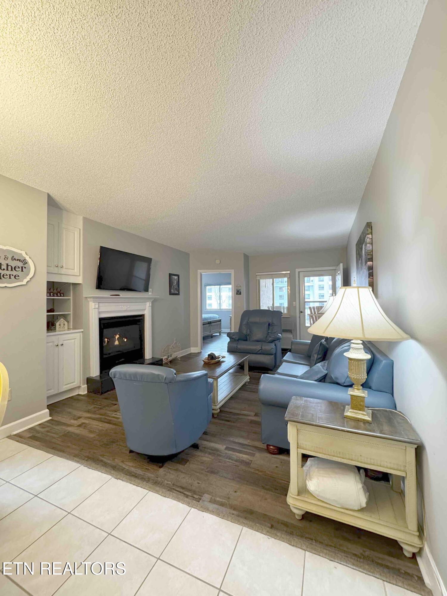 3215 North River Road, Unit STE 307 Pigeon Forge, TN 37863 - Photo 11 of 49 LivRm3