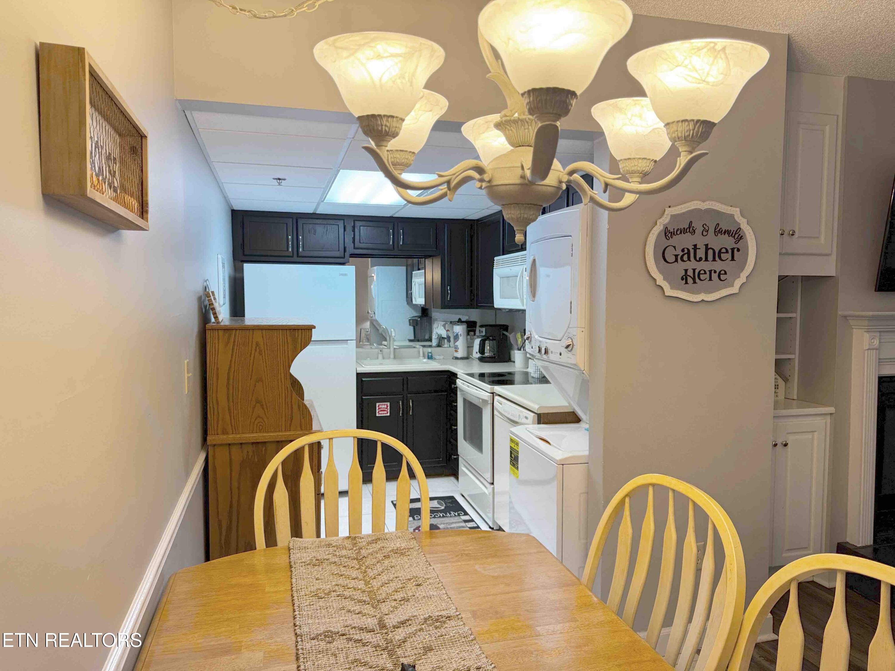 3215 North River Road, Unit STE 307 Pigeon Forge, TN 37863 - Photo 30 of 49 KitDin