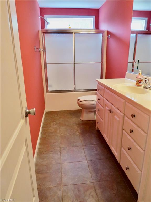 132 Feather Ridge Circle Reidsville, NC 27320 - Photo 24 of 42 Bathroom 2