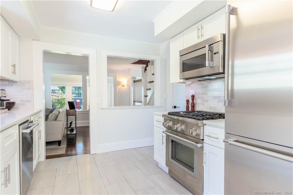 303 Wakeman Road Fairfield, CT 06824 - Photo 16 of 40