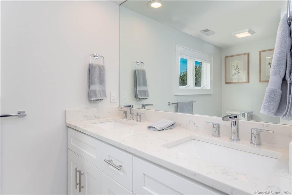 303 Wakeman Road Fairfield, CT 06824 - Photo 23 of 40